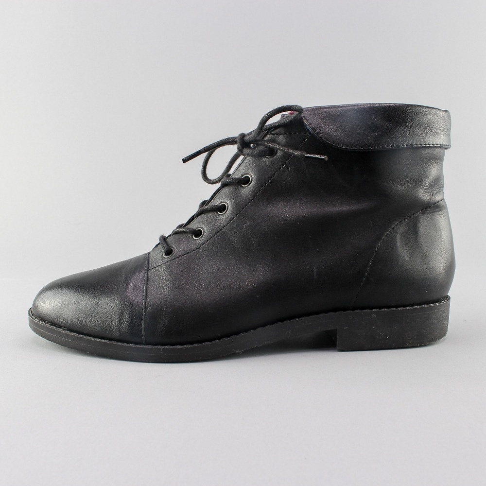 Vintage Ankle Boots | Black Leather | 90s Vintage